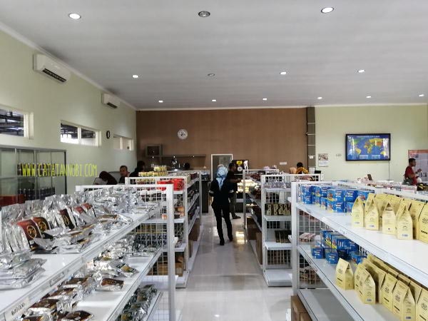 Pusat Penelitian Kopi dan Kakao, Jember - Tempat Belajar dan Menikmati Citarasa Enak Sebuah Coklat | Catatan Nobi