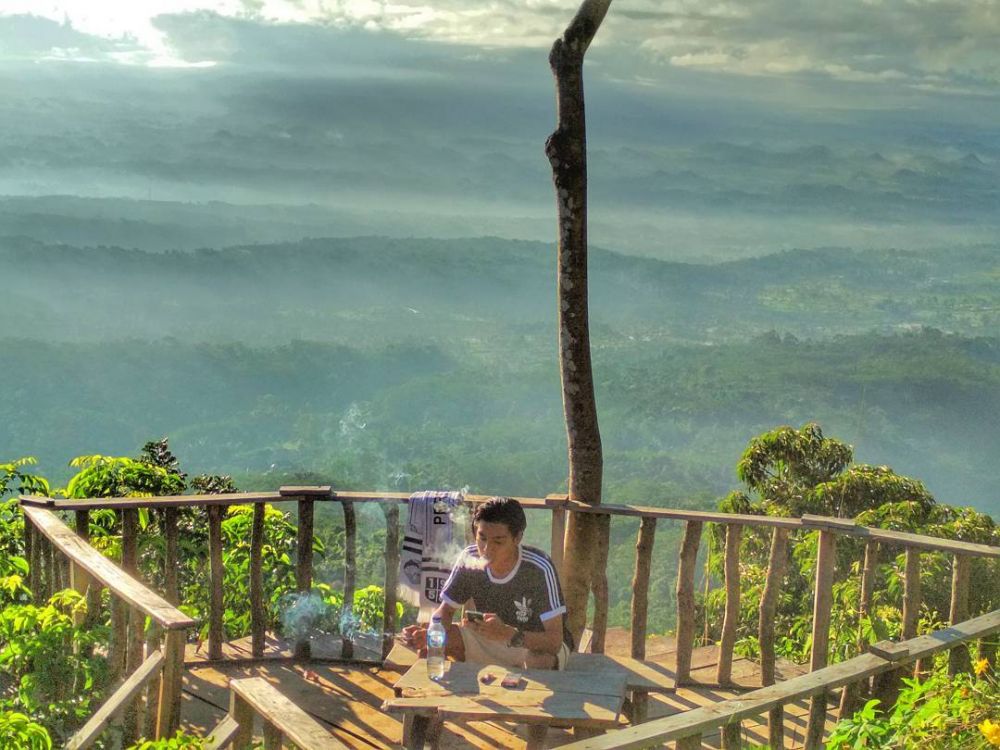 Pesona Keindahan Bukit di Atas Awan J88 Milik Jember