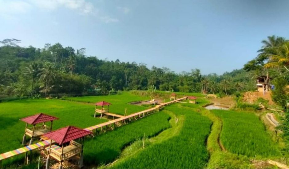 Wisata Tengah Sawah Leuwi Ereng, Tempat yang Nyaman untuk Berakhir Pekan  Bersama Keluarga Halaman 2 - Kompasiana.com
