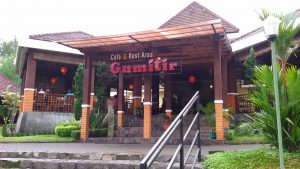 Rest Area Cafe Gumitir & Wisata Gumitir