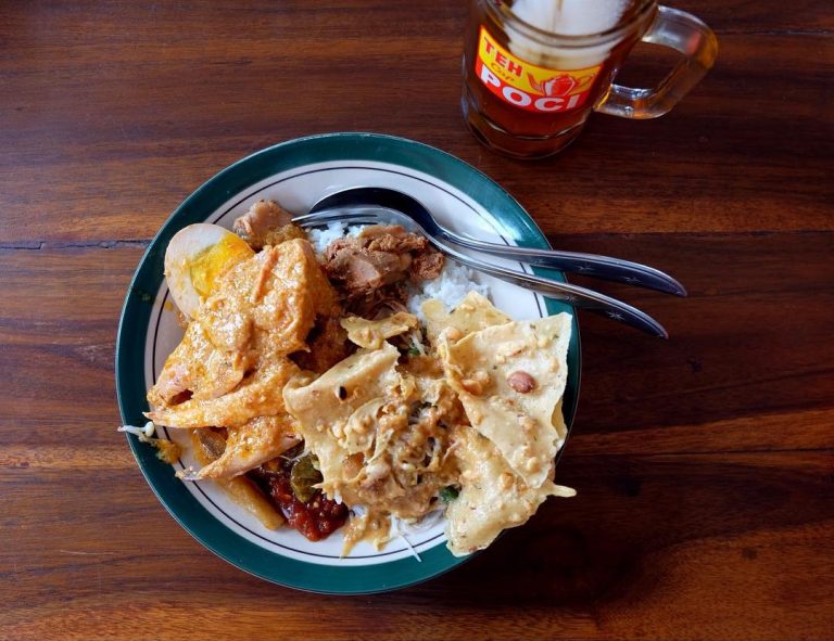 Gudeg dan Pecel Lumintu Jember